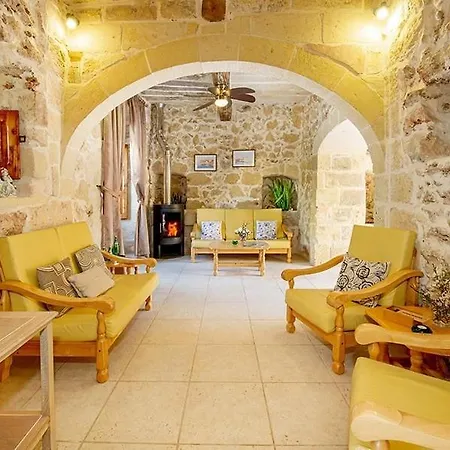 Kır Evi Lellux Nadur